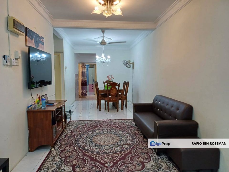 Townhouse Upper Floor Taman Saga Ampang, Selangor, Ampang