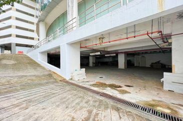 HiCom-Glenmarie Industrial Park