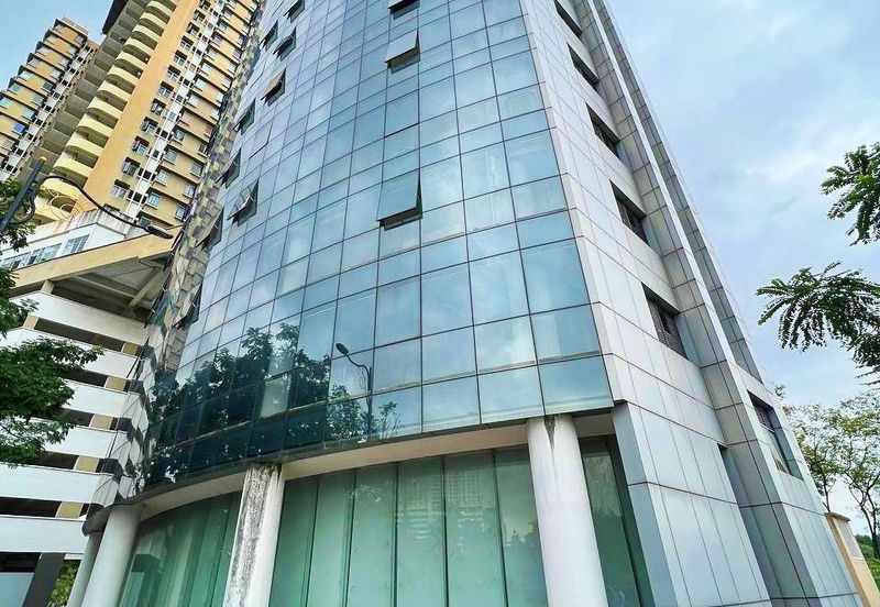 HiCom-Glenmarie Industrial Park