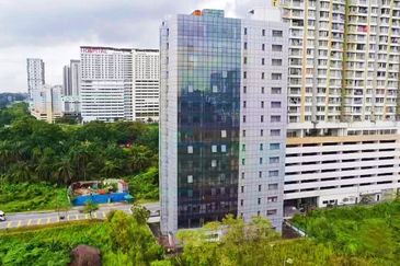 HiCom-Glenmarie Industrial Park