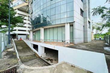 HiCom-Glenmarie Industrial Park