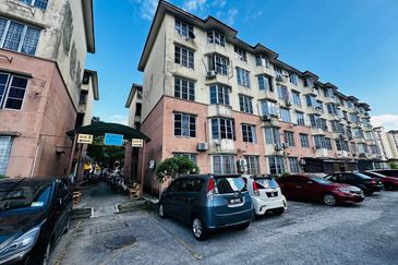 Desa Temenggong Apartment