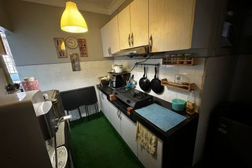 Desa Temenggong Apartment