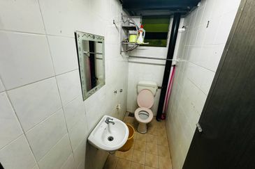 Desa Temenggong Apartment