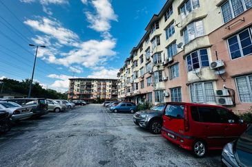 Desa Temenggong Apartment