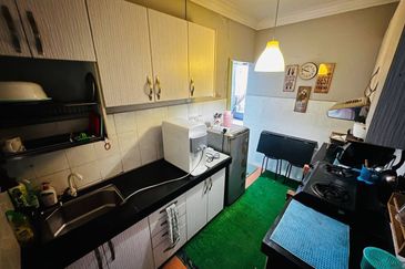 Desa Temenggong Apartment