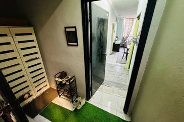 Desa Temenggong Apartment