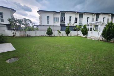 Parkfield Residences, Tropicana Heights