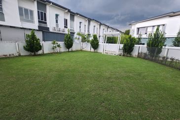 Parkfield Residences, Tropicana Heights