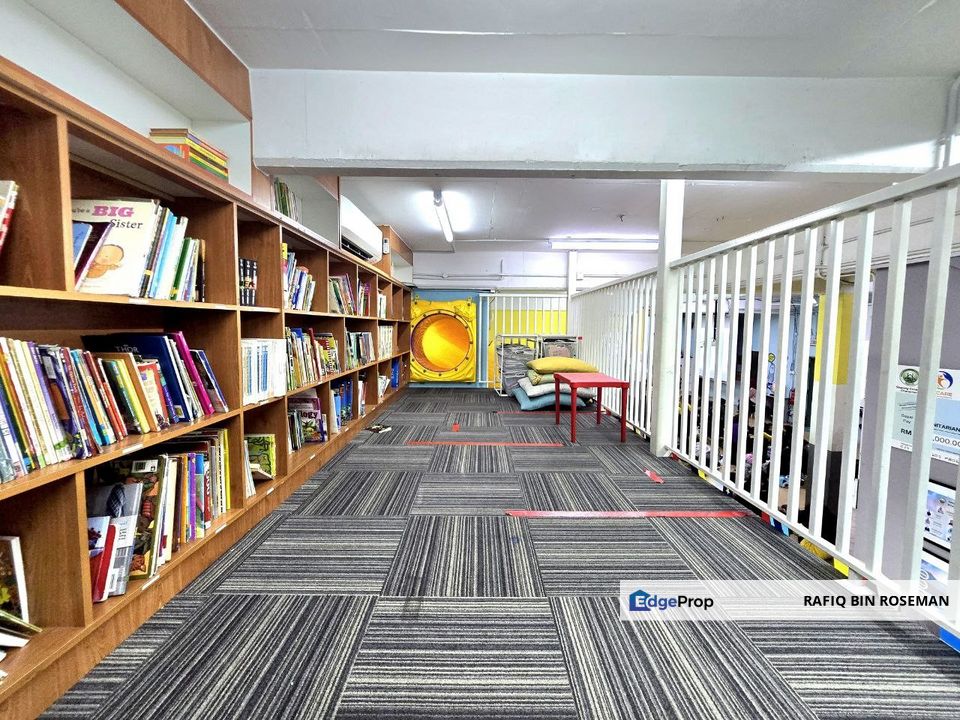 Bungalow Triple Storey Taman Ampang Utama, Selangor, Ampang