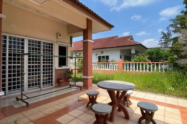 Crystal Bay, Alai Perdana