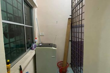 Crystal Bay, Alai Perdana