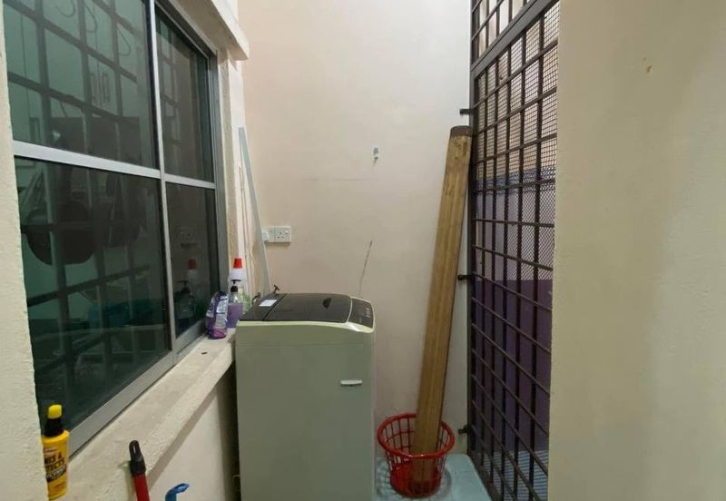 Crystal Bay, Alai Perdana