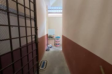 Crystal Bay, Alai Perdana