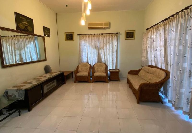 Crystal Bay, Alai Perdana