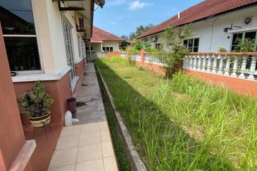 Crystal Bay, Alai Perdana