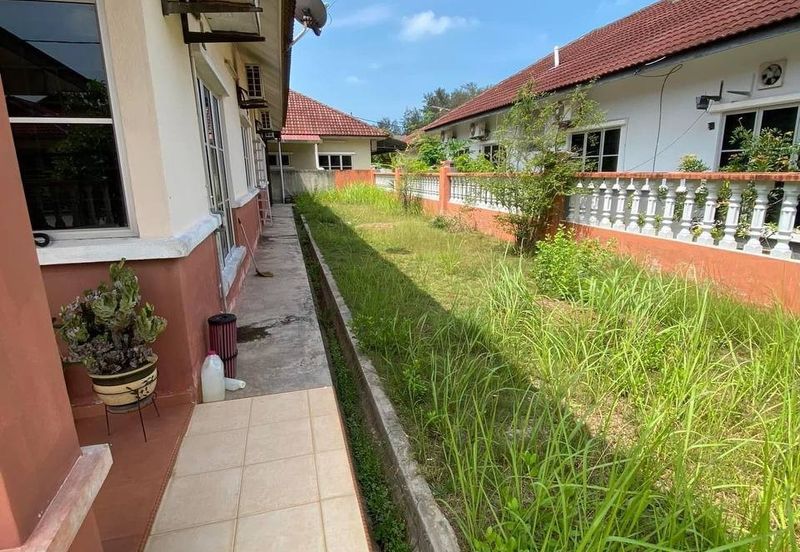 Crystal Bay, Alai Perdana