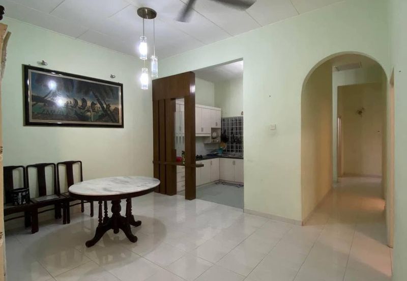 Crystal Bay, Alai Perdana