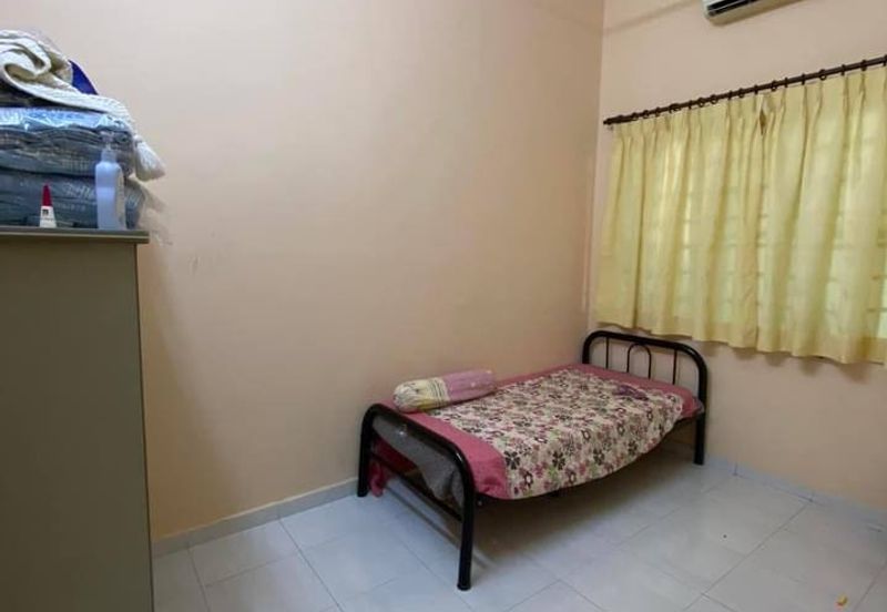 Crystal Bay, Alai Perdana