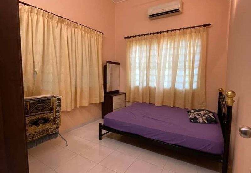 Crystal Bay, Alai Perdana