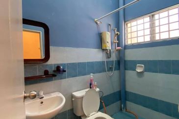 Crystal Bay, Alai Perdana