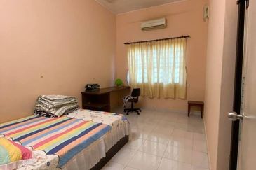 Crystal Bay, Alai Perdana