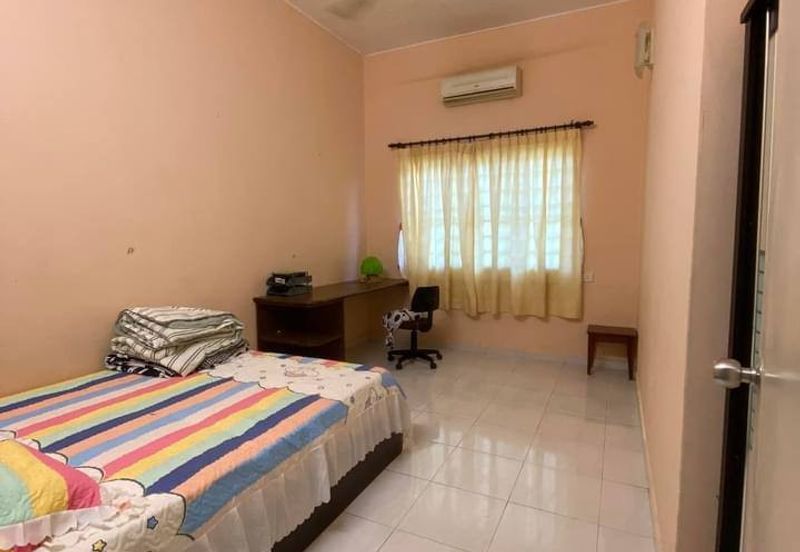 Crystal Bay, Alai Perdana