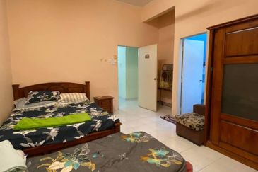 Crystal Bay, Alai Perdana