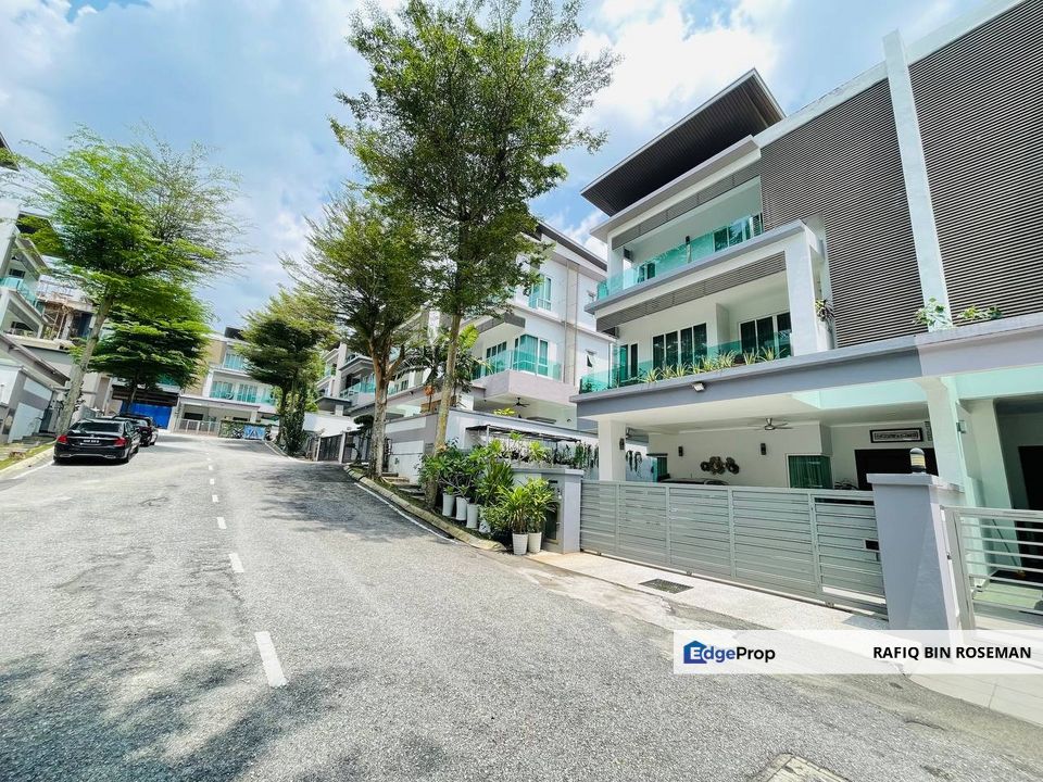 Semi D Triple Storey Beverly Heights , Selangor, Ampang