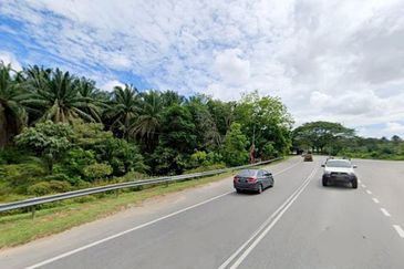 Kulai Lagenda 4.74 acres Petrol Station & Commercial Land For Sale 