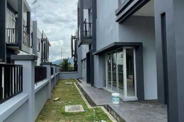 Kulai Taman Tropika Double Storey Cluster House FOR SALE ‼️ 