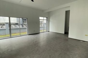 Kulai Taman Tropika Double Storey Cluster House FOR SALE ‼️ 