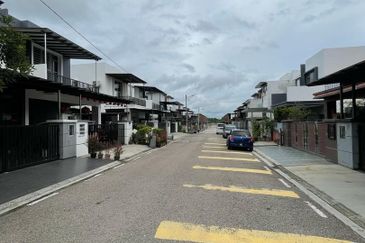 Kulai Taman Tropika Double Storey Cluster House FOR SALE ‼️ 