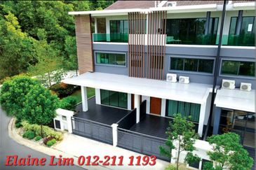 Selayang Spacious 5 Rooms 5 Bathrooms Super Link House FOR SALE. Maximised built-up from 2,824 sqft. Prime Hilltop with Natural Breeze