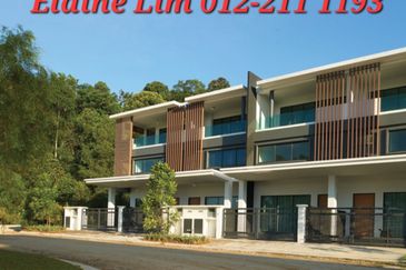 Selayang Spacious 5 Rooms 5 Bathrooms Super Link House FOR SALE. Maximised built-up from 2,824 sqft. Prime Hilltop with Natural Breeze