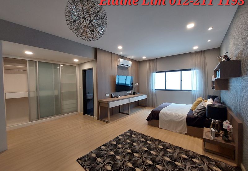 Selayang Spacious 5 Rooms 5 Bathrooms Super Link House FOR SALE. Maximised built-up from 2,824 sqft. Prime Hilltop with Natural Breeze