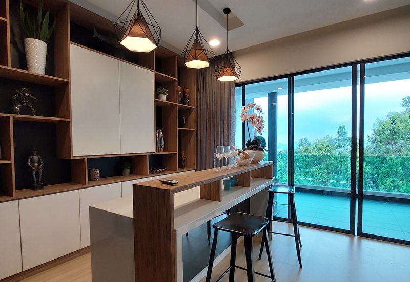 Selayang Spacious 5 Rooms 5 Bathrooms Super Link House FOR SALE. Maximised built-up from 2,824 sqft. Prime Hilltop with Natural Breeze