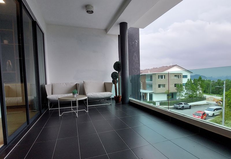 Selayang Spacious 5 Rooms 5 Bathrooms Super Link House FOR SALE. Maximised built-up from 2,824 sqft. Prime Hilltop with Natural Breeze