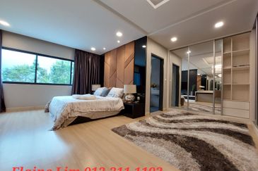 Selayang Spacious 5 Rooms 5 Bathrooms Super Link House FOR SALE. Maximised built-up from 2,824 sqft. Prime Hilltop with Natural Breeze