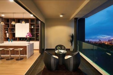 Selayang Spacious 5 Rooms 5 Bathrooms Super Link House FOR SALE. Maximised built-up from 2,824 sqft. Prime Hilltop with Natural Breeze