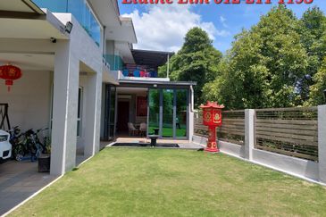 Selayang Idaman Hills Freehold Gated & Guarded Semi-D Surrounded By Greens Convenient for Groceries, Schools, eassy access