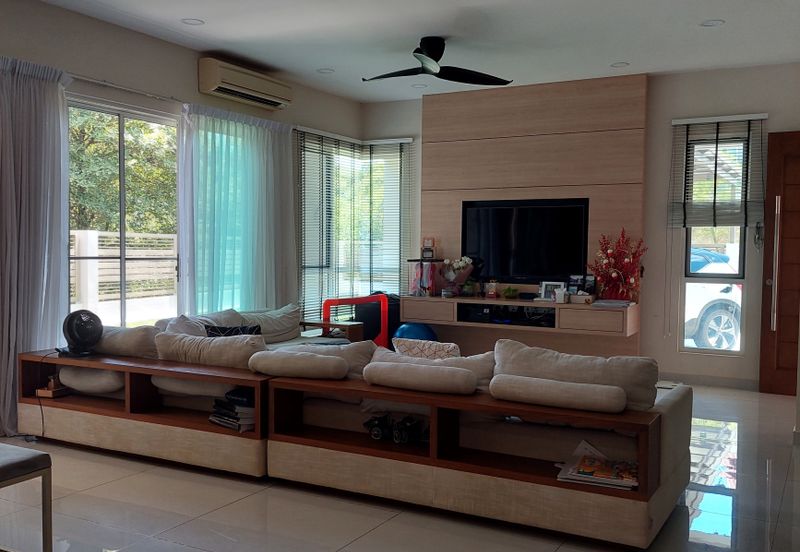 Selayang Idaman Hills Freehold Gated & Guarded Semi-D Surrounded By Greens Convenient for Groceries, Schools, eassy access