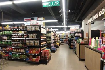 Ipoh Road Plaza Sungai Mas Shop To Let. 4 Storey Retail Space/Shop with 8 Storey Office, 600 Parking Space, 24 Hours Security, Easy connect to KL.