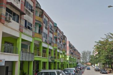 Rawang Bandar Country Home Freehold 4 Sty Shop Office, Matured Neighbourhood. 