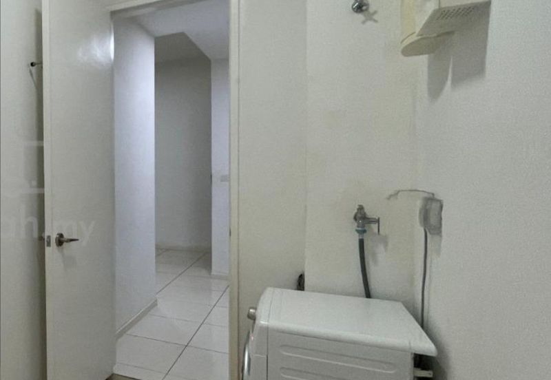 Jalan Ipoh Ecosky Residence Condo To Let. Cover Link Bridge to Commercial Hub , KTM & Bus Station.  