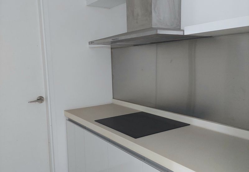 Jalan Ipoh Ecosky Residence Condo To Let. Cover Link Bridge to Commercial Hub , KTM & Bus Station.  