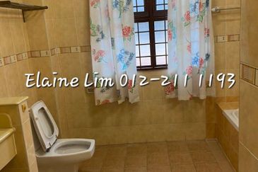 Spacious Exclusive Gated Bungalow To Let, Rent in Mutiara Homes, Mutiara Damansara. Walk to The Curve, IKEA & MRT.