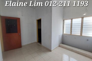 Batu Caves Taman Batu, 3 Storey Freehold Corner Shop FOR SALE. Strategic Location near major roads & highways MRR2, DUKE, Jln Ipoh. 