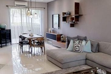 Rawang Taman Sari Freehold New 3 Sty Garden Luxury Corner House For Sale. Surround by Green. 1.5Km from Rawang Toll. Near AEON, International School.