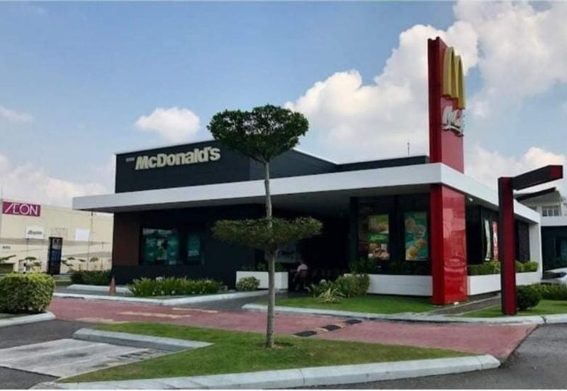 Rawang Taman Sari Freehold New 3 Sty Garden Luxury Corner House For Sale. Surround by Green. 1.5Km from Rawang Toll. Near AEON, International School.